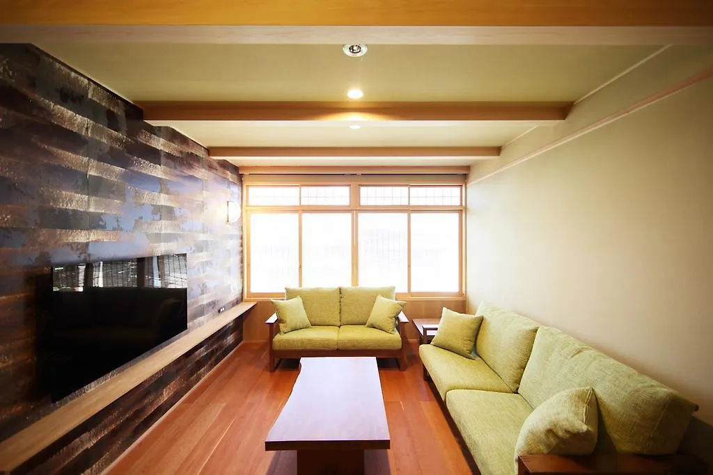 Small Luxury Ryugin Kyōto Japan